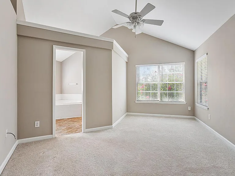 209 Trailview Dr — Photo 16