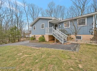 31 Seneca Rd, Mount Pocono, PA 18344