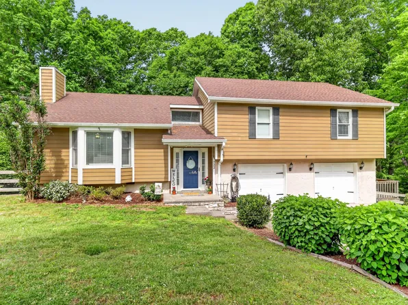 722 Lone Oak Dr, Pegram, TN 37143