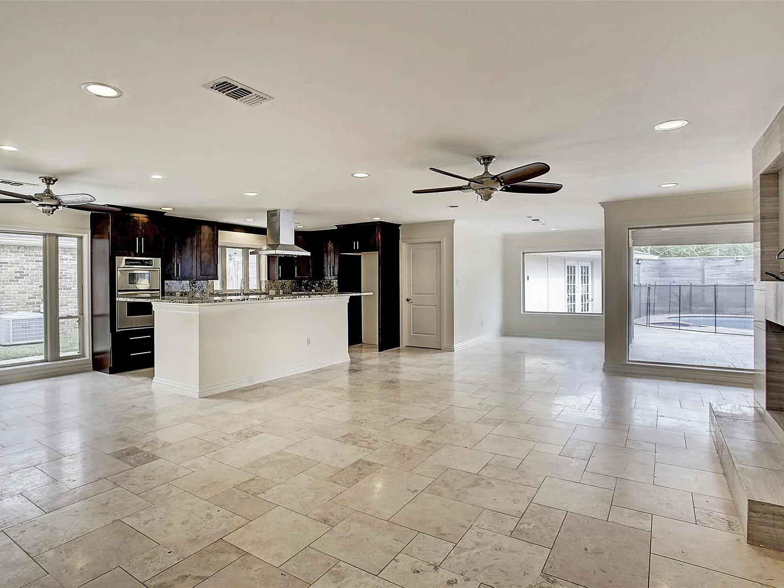 4 bed, 2.5 bath, 2624 sqft, $4,500 — Photo 3