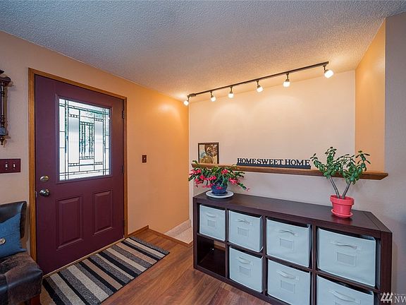 4th image of 808 87th Ave NE
