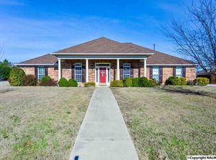 66 Cove Creek Dr, Decatur, AL 35603