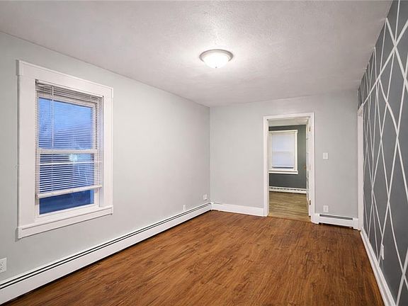 5th image of 39 Roland St Floor 2