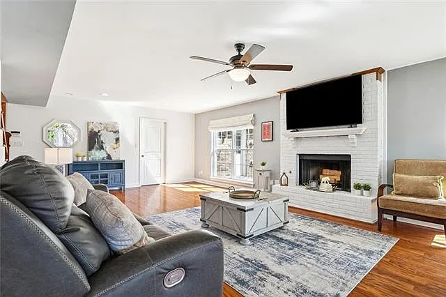 100 Southern Star Dr — Photo 9