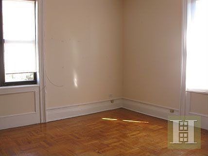 3rd image of 90 Pinehurst Ave APT 6D