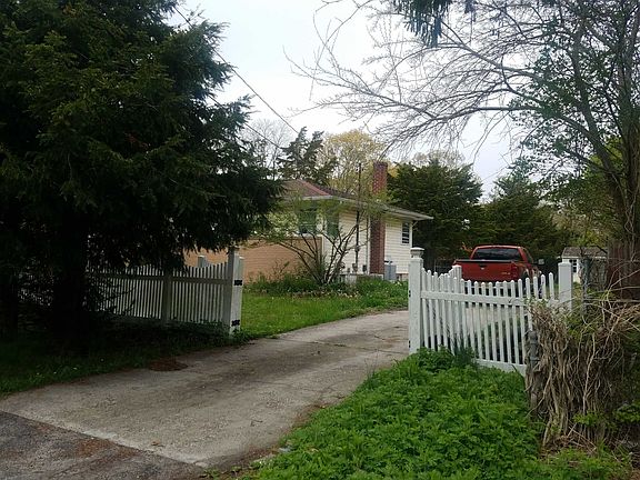 3rd image of 49 Manor Dr