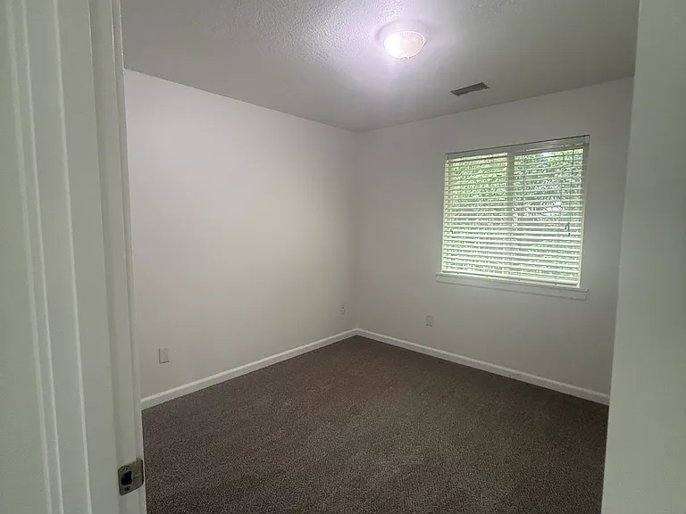 18148 NE Everett Ct — Photo 7