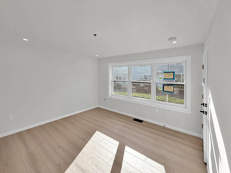 7 Bowman Ave — Photo 3
