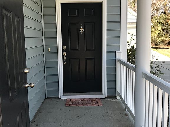Charleston style entry
