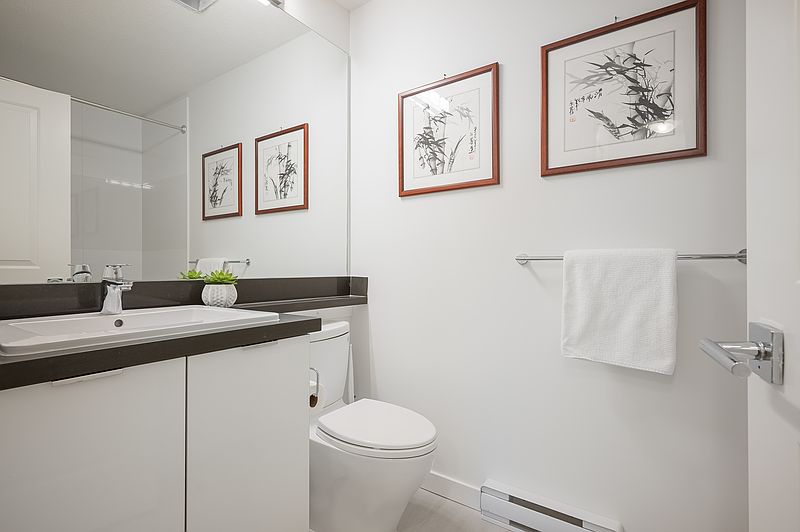Surrey Apartment for rent - 2 Bedrooms — photo 10