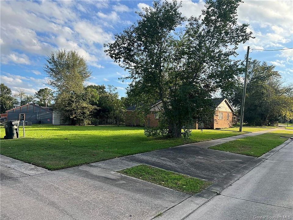 1st image of 211 Gelpi Dr
