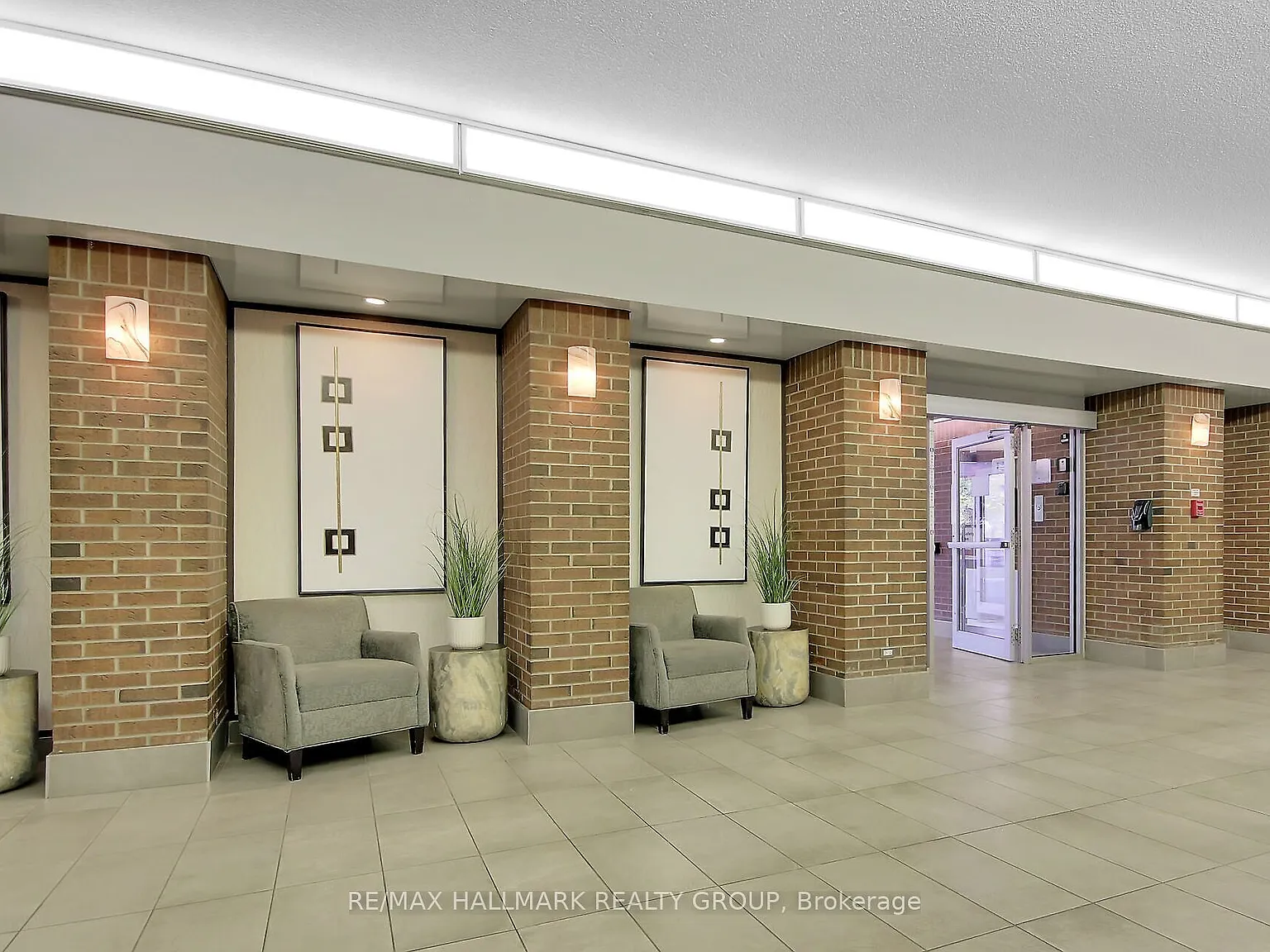 2 bed, $2,200 — Photo 2
