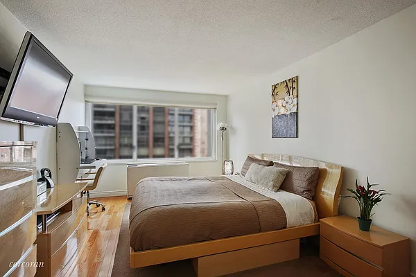 Sold by Corcoran | media 3