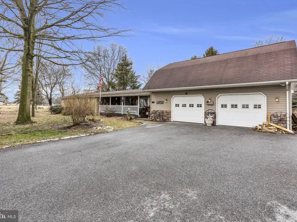 5 Parker Rd, Newville, PA 17241