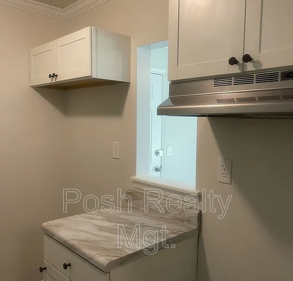 502 Mystic Dr #B — Photo 2