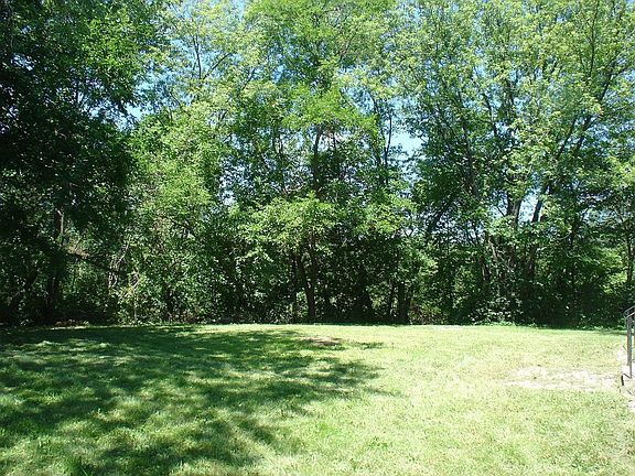 2nd image of 1110 Idlewild Dr