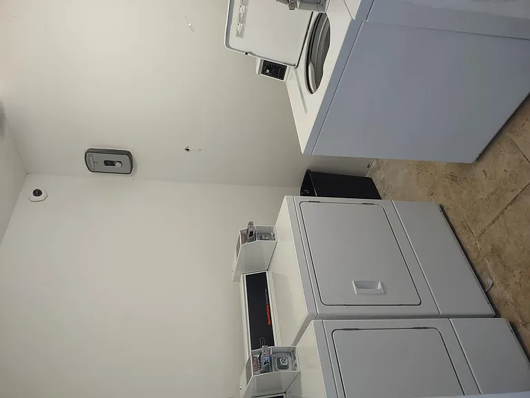 1444 Windsor Ct #1 — Photo 12