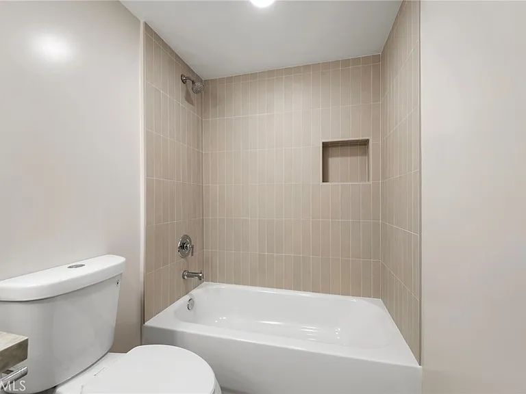 3020 E 3rd St #16 — Photo 16