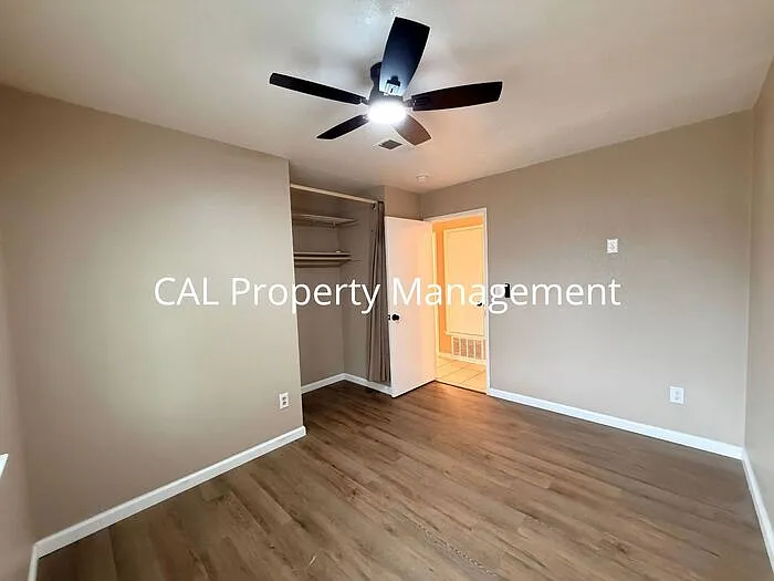 421 Michael Cir — Photo 9