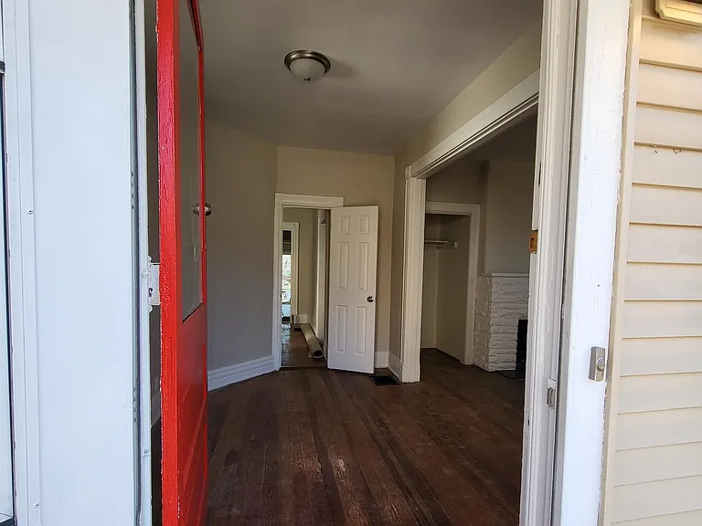 1202 Innis Ct — Photo 2