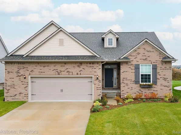 71582 Julius Dr, Romeo, MI 48065