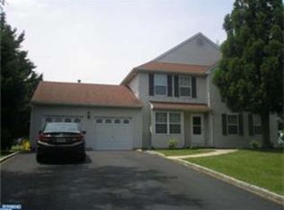 12 Alfred Dr, Bordentown, NJ 08505