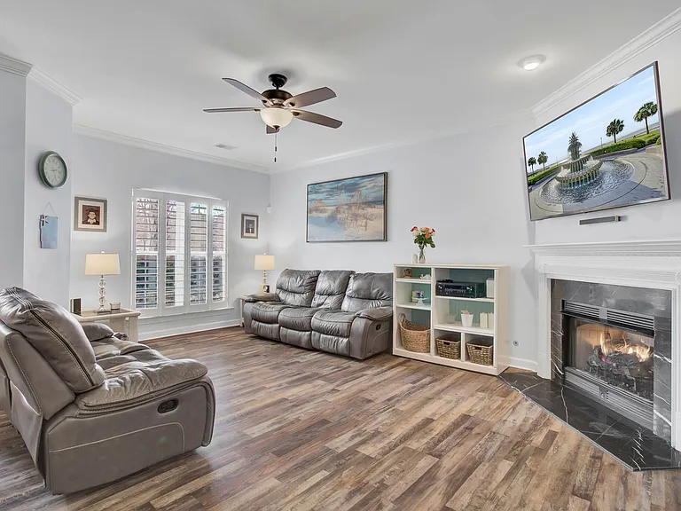 1443 Wellbrooke Ln — Photo 4