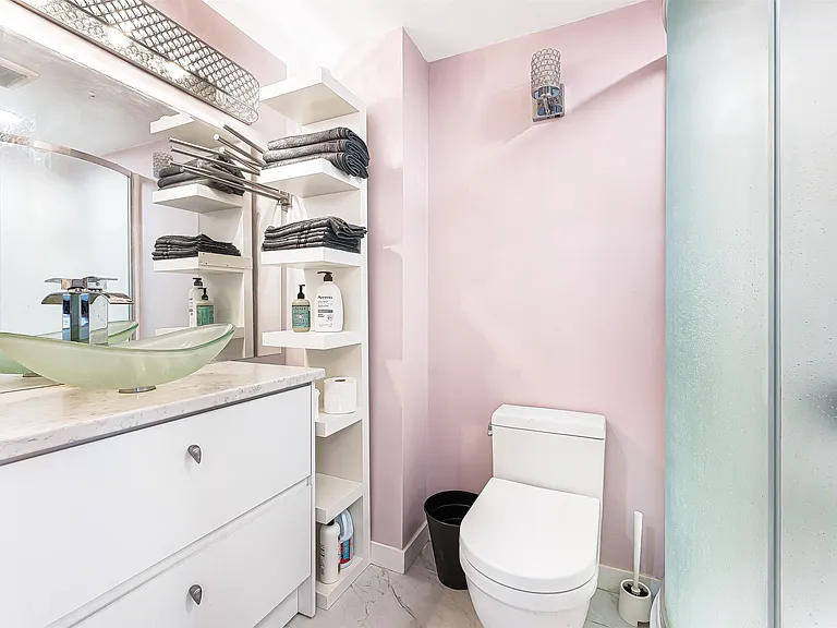 1050 Burrard St #1406 — Photo 7