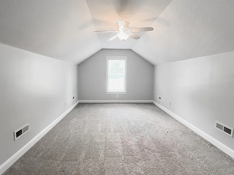203 Saw Briar Ct — Photo 12