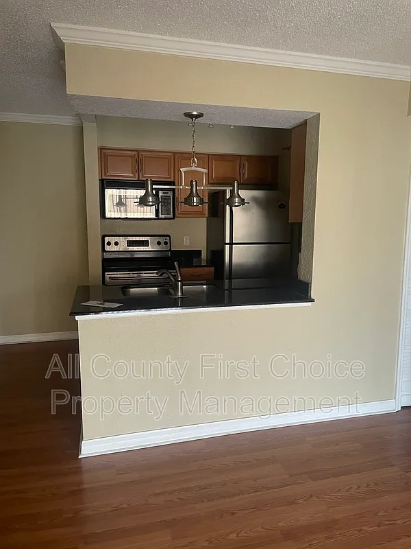 1 bed, 1.0 bath, 637 sqft, $1,395 — Photo 4