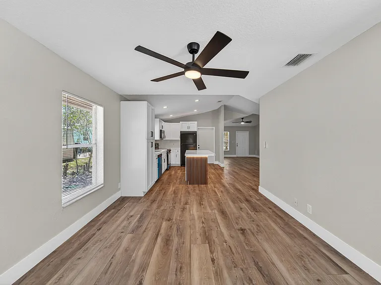 351 NW 8th Ave — Photo 14