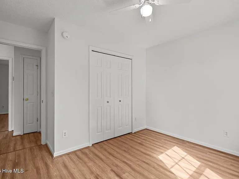 2511 Bradfield Ct — Photo 12