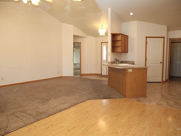 3rd image of 817 Hollyann Ct