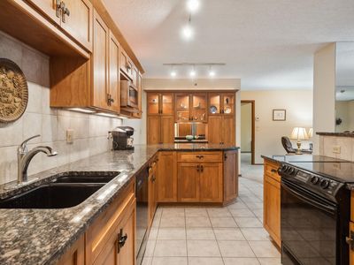 1225 Lasalle Ave APT 403, Minneapolis, MN, 55403