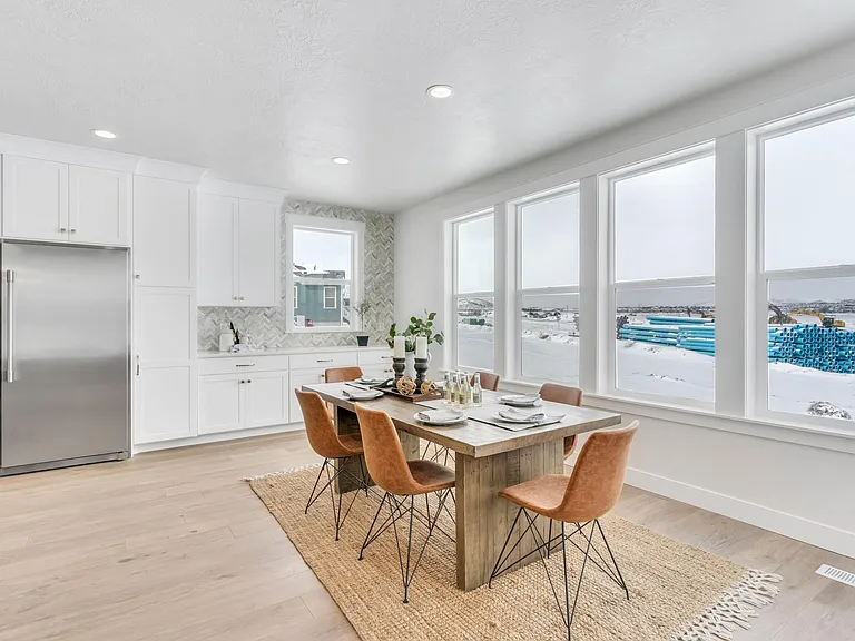 672 W Herald Dr — Photo 13