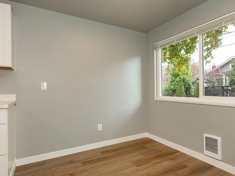 Eagle Court Apartments — Photo 3
