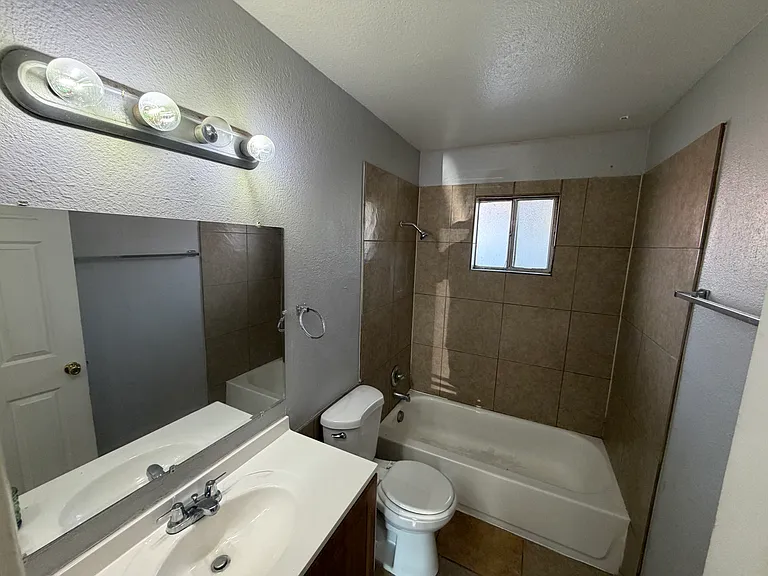 1009 E Commonwealth Pl #2 — Photo 11