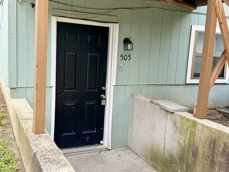 505 Sycamore St — Photo 10