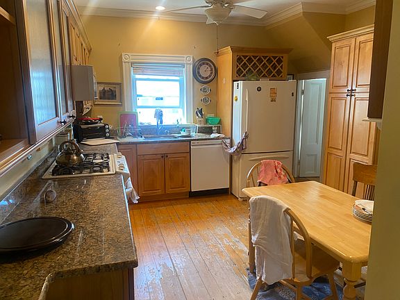 2nd image of 85 Boston Ave #2