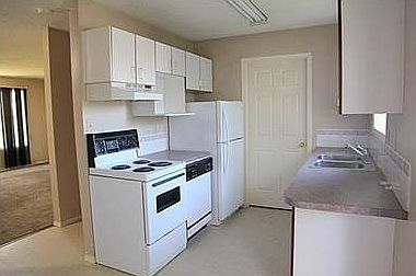 2nd image of 10436B 102nd Ave