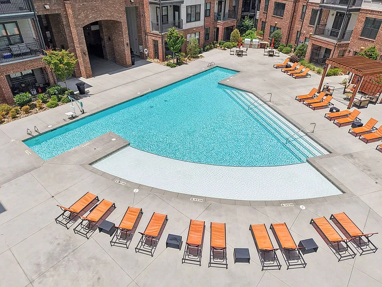 The Kirkwood Apartments at Edgewood — Photo 14