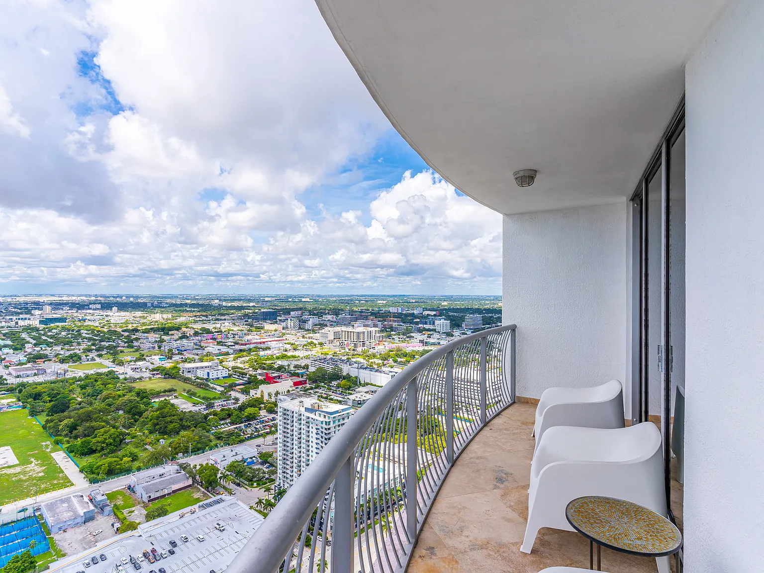 2 bed, 1098 sqft, $4,600 — Photo 4