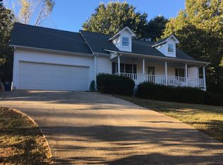 4540 Union Pl, Flowery Branch, GA 30542