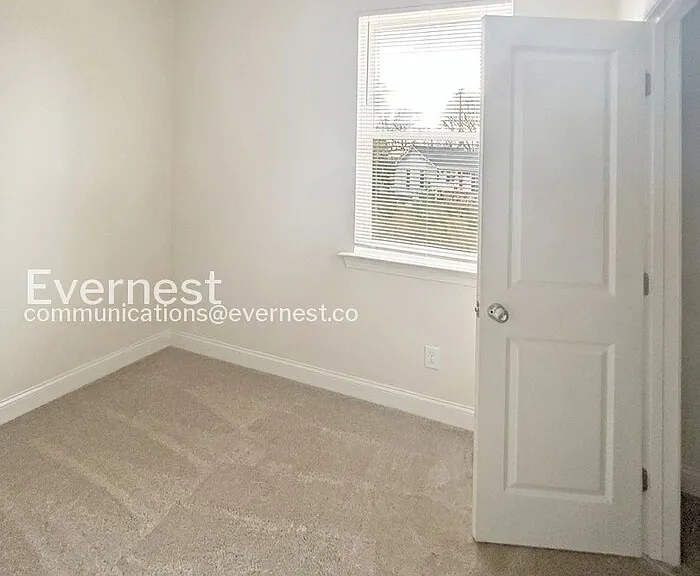 1823 Bristol Rd — Photo 5