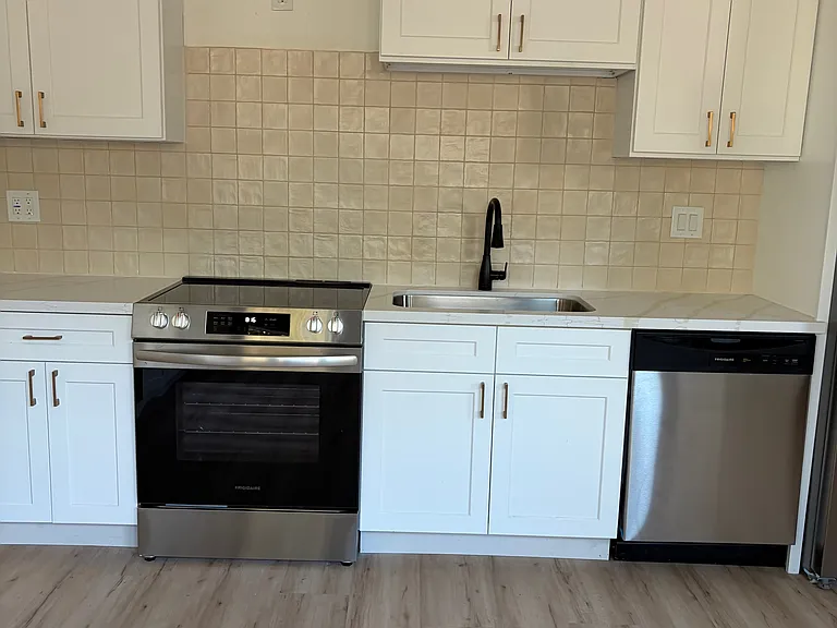 505 Rose Ave — Photo 6