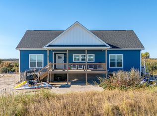 285 Soundview Dr, Cedar Island, NC 28520