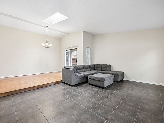5th image of 2936 Furneaux Ln