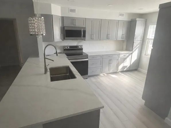 7321 Central Ave APT 301, Saint Petersburg, FL 33710