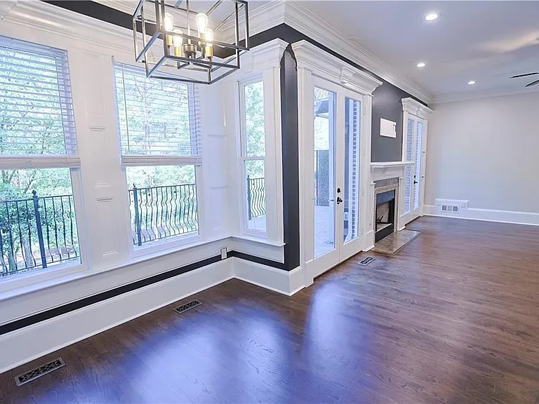 1294 Lenox Park Blvd — Photo 28