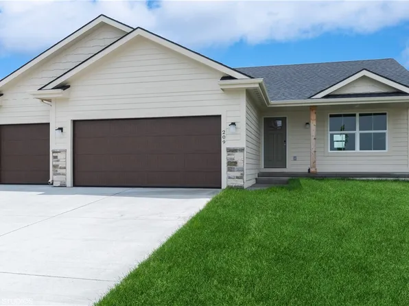 209 13th St NW, Bondurant, IA 50035